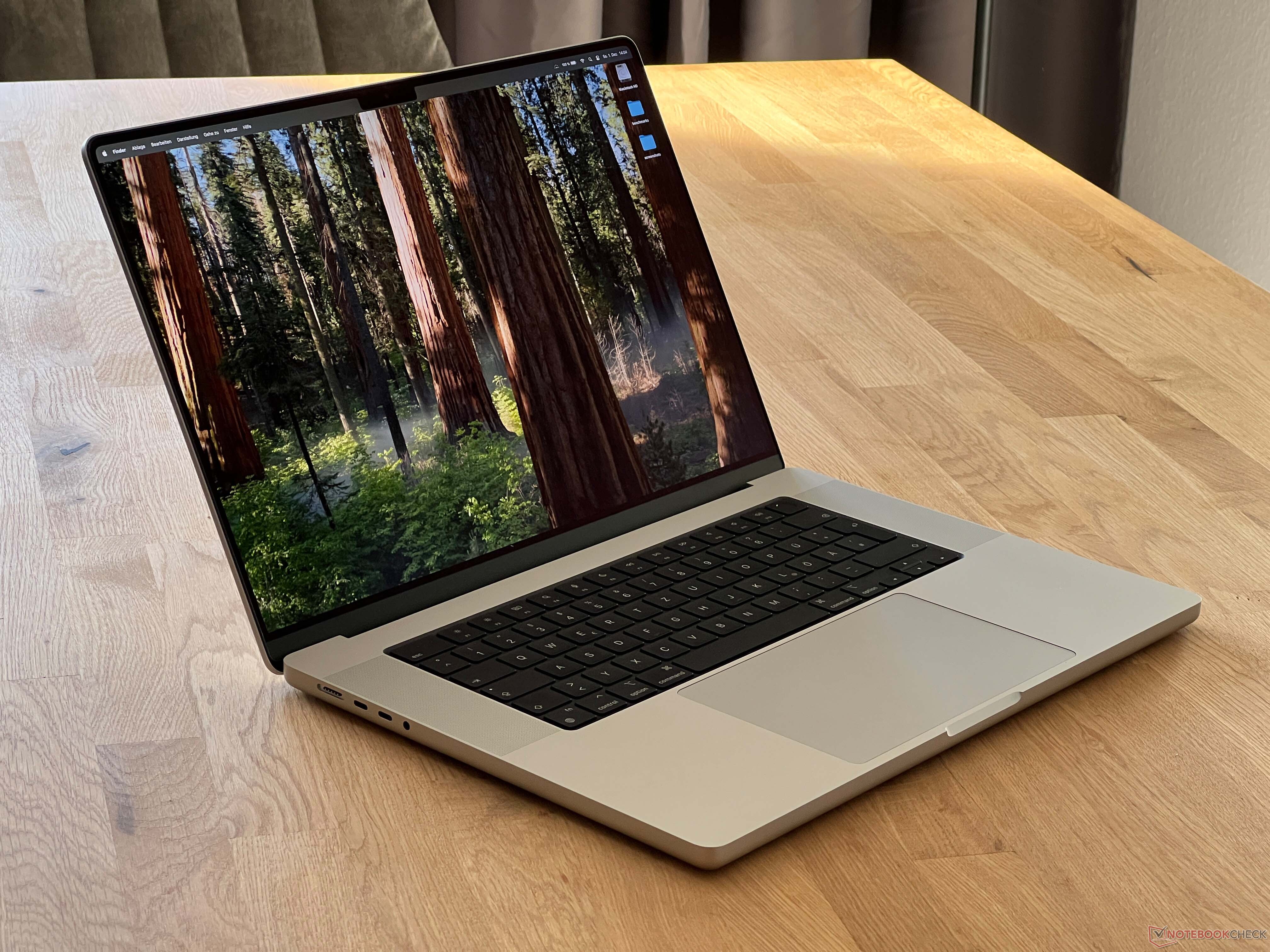 MacBook Pro 16"